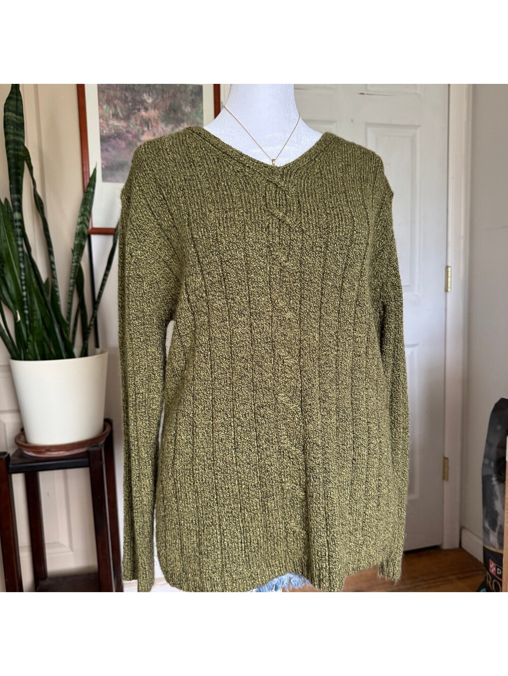 Erika & Co. Olive Green Cable Knit V-Neck Sweater Medium